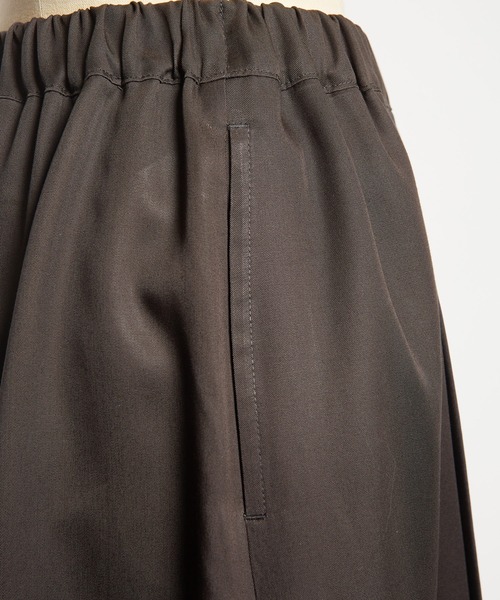 gomme（ゴム）の「エクセルツイル　プリーツパンツ（その他パンツ・レディース・ブラック/チャコールグレー・MEDIUM）」の18枚目の写真