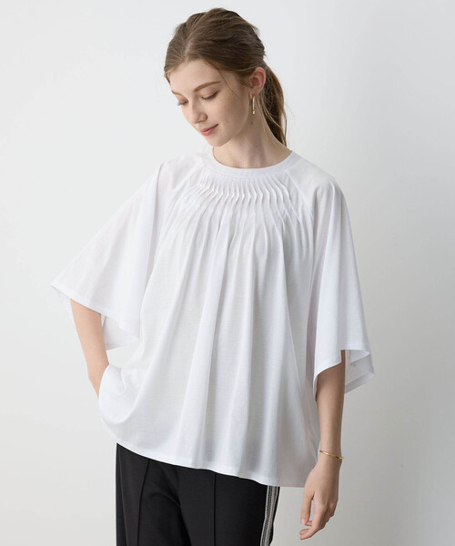 LE SOUK HOLIDAY(ルスークホリデー)の「【接触冷感】EASY ELEGANCEタックデザインプルオーバー(Tシャツ/カットソー・レディース・オフホワイト/ブルー/ブラック・M/L)」の5枚目の写真