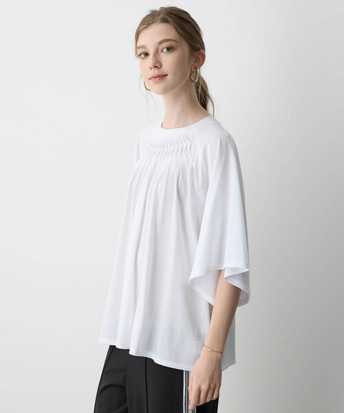 LE SOUK HOLIDAY(ルスークホリデー)の「【接触冷感】EASY ELEGANCEタックデザインプルオーバー(Tシャツ/カットソー・レディース・オフホワイト/ブルー/ブラック・M/L)」の6枚目の写真