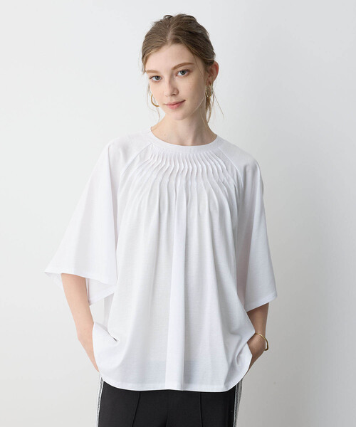 LE SOUK HOLIDAY(ルスークホリデー)の「【接触冷感】EASY ELEGANCEタックデザインプルオーバー(Tシャツ/カットソー・レディース・オフホワイト/ブルー/ブラック・M/L)」の7枚目の写真