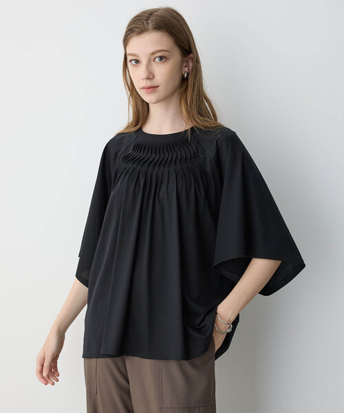 LE SOUK HOLIDAY(ルスークホリデー)の「【接触冷感】EASY ELEGANCEタックデザインプルオーバー(Tシャツ/カットソー・レディース・オフホワイト/ブルー/ブラック・M/L)」の10枚目の写真