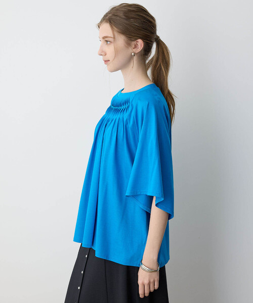LE SOUK HOLIDAY(ルスークホリデー)の「【接触冷感】EASY ELEGANCEタックデザインプルオーバー(Tシャツ/カットソー・レディース・オフホワイト/ブルー/ブラック・M/L)」の11枚目の写真