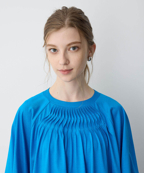 LE SOUK HOLIDAY(ルスークホリデー)の「【接触冷感】EASY ELEGANCEタックデザインプルオーバー(Tシャツ/カットソー・レディース・オフホワイト/ブルー/ブラック・M/L)」の13枚目の写真