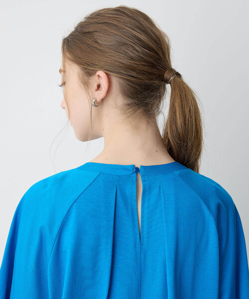 LE SOUK HOLIDAY(ルスークホリデー)の「【接触冷感】EASY ELEGANCEタックデザインプルオーバー(Tシャツ/カットソー・レディース・オフホワイト/ブルー/ブラック・M/L)」の14枚目の写真