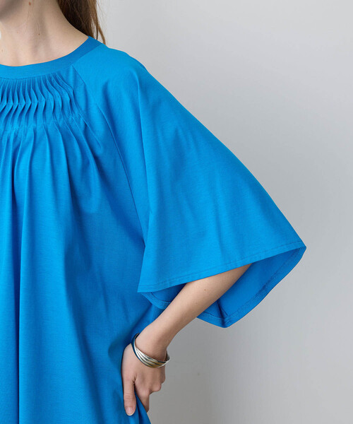 LE SOUK HOLIDAY(ルスークホリデー)の「【接触冷感】EASY ELEGANCEタックデザインプルオーバー(Tシャツ/カットソー・レディース・オフホワイト/ブルー/ブラック・M/L)」の15枚目の写真