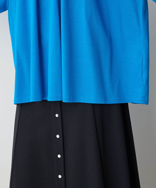 LE SOUK HOLIDAY(ルスークホリデー)の「【接触冷感】EASY ELEGANCEタックデザインプルオーバー(Tシャツ/カットソー・レディース・オフホワイト/ブルー/ブラック・M/L)」の16枚目の写真