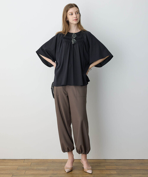 LE SOUK HOLIDAY(ルスークホリデー)の「【接触冷感】EASY ELEGANCEタックデザインプルオーバー(Tシャツ/カットソー・レディース・オフホワイト/ブルー/ブラック・M/L)」の22枚目の写真