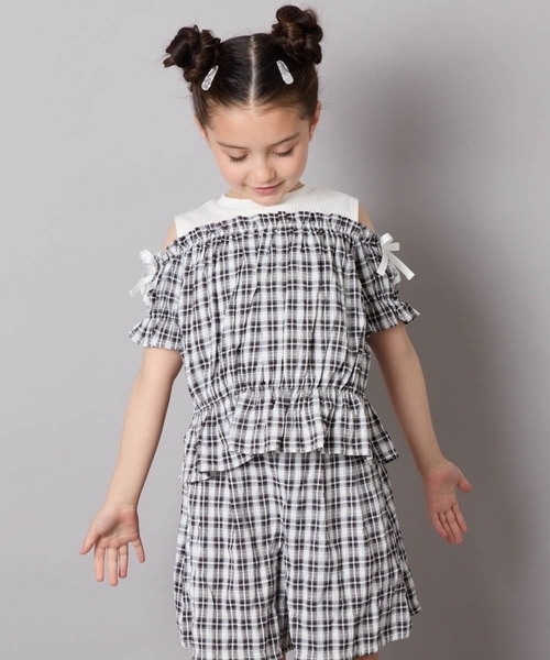 a.v.v（アーヴェヴェ）の「[100-160]【セットアップも出来る】袖レースアップオフショルブラウス（シャツ/ブラウス・キッズ・ブラック/ブルー・110/100/160/120/130/150/140）」の15枚目の写真