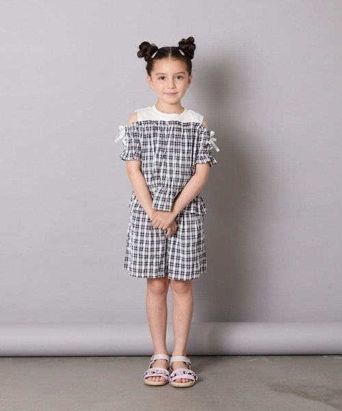 a.v.v（アーヴェヴェ）の「[100-160]【セットアップも出来る】袖レースアップオフショルブラウス（シャツ/ブラウス・キッズ・ブラック/ブルー・110/100/160/120/130/150/140）」の16枚目の写真