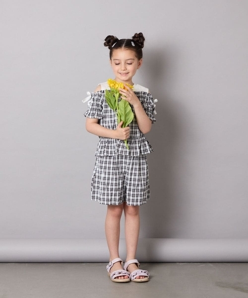 a.v.v（アーヴェヴェ）の「[100-160]【セットアップも出来る】袖レースアップオフショルブラウス（シャツ/ブラウス・キッズ・ブラック/ブルー・110/100/160/120/130/150/140）」の21枚目の写真