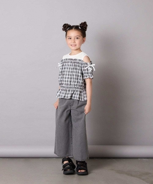 a.v.v（アーヴェヴェ）の「[100-160]【セットアップも出来る】袖レースアップオフショルブラウス（シャツ/ブラウス・キッズ・ブラック/ブルー・110/100/160/120/130/150/140）」の22枚目の写真