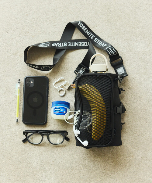 FREAK'S STORE(フリークスストア)の「YOSEMITE STRAP/ヨセミテストラップ BOTTLE ROLL 3WAY SHOULDER(ショルダーバッグ・メンズ・ブラック/チャコールグレー・ONE SIZE)」の6枚目の写真