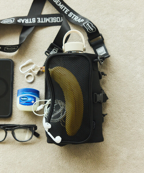 FREAK'S STORE(フリークスストア)の「YOSEMITE STRAP/ヨセミテストラップ BOTTLE ROLL 3WAY SHOULDER(ショルダーバッグ・メンズ・ブラック/チャコールグレー・ONE SIZE)」の8枚目の写真
