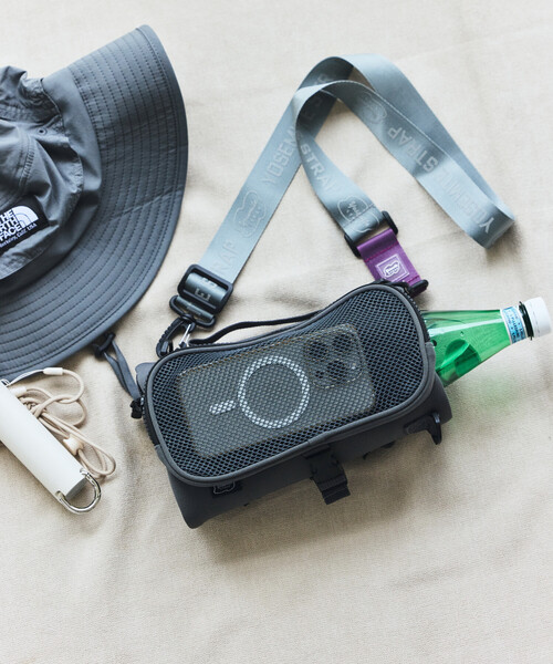 FREAK'S STORE(フリークスストア)の「YOSEMITE STRAP/ヨセミテストラップ BOTTLE ROLL 3WAY SHOULDER(ショルダーバッグ・メンズ・ブラック/チャコールグレー・ONE SIZE)」の13枚目の写真