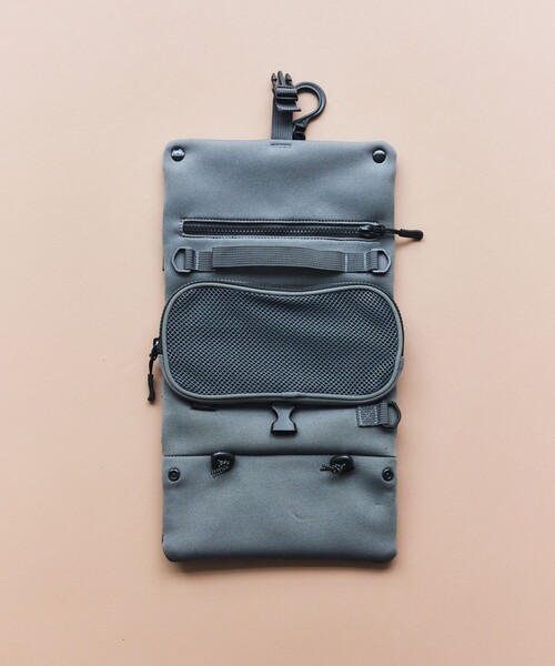 FREAK'S STORE（フリークスストア）の「YOSEMITE STRAP/ヨセミテストラップ BOTTLE ROLL 3WAY SHOULDER（ショルダーバッグ・メンズ・ブラック/チャコールグレー・ONE SIZE）」の7枚目の写真