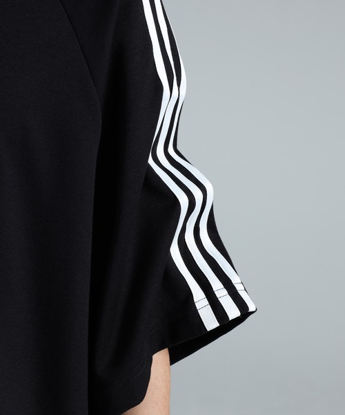 Y-3(ワイスリー)の「Y-3 SHORT SLEEVE TEE 3-STRIPES(Tシャツ/カットソー・メンズ・ブラック・XX-SMALL/X-SMALL/SMALL/MEDIUM/LARGE/X-LARGE/XX-LARGE)」の4枚目の写真