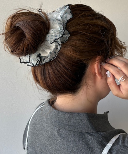 kutirlune／小花柄ハイピングビッグシュシュ（シュシュ）｜kutir