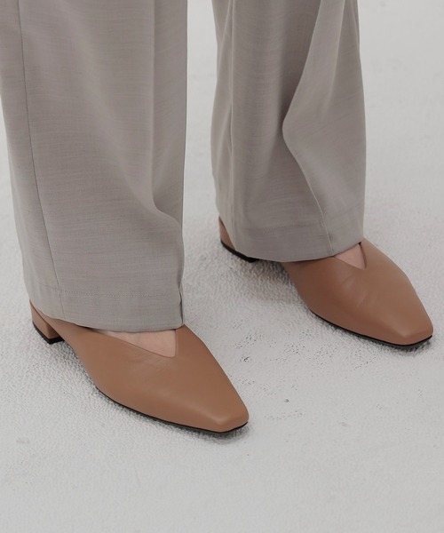 FABIO RUSCONI(ファビオルスコーニ)の「FABIO RUSCONI / S.rossi beak toe pumps(ビークトゥローヒールパンプス F-6699)(パンプス・レディース・ブラック/ベージュ・37/36)」の4枚目の写真