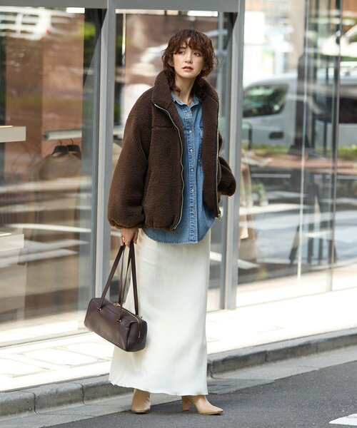 RIVE DROITE（リヴドロワ）の「【コーデのポイントに】ワイドスクエアショルダーバッグ（ショルダーバッグ・レディース・ブラック/ダークグリーン/ダークブラウン・FREE）」の22枚目の写真