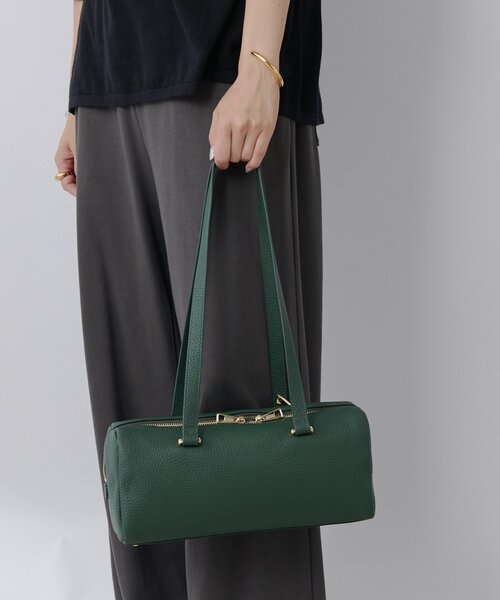 週末sale【新品】リヴドロワ ワイドスクエアショルダーバッグ コーデのポイントに】ワイドスクエアショルダーバッグ | RIVE DROITE