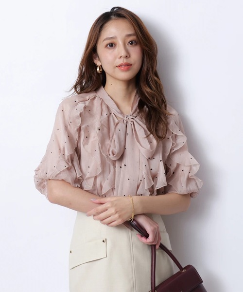新品タグ付き　JUSGLITTY　フリルスタンドボウブラウス　ボウタイ　2025 メニーフリルボウタイブラウス（シャツ/ブラウス）｜JUSGLITTY