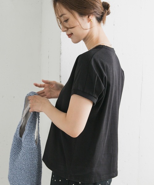 URBAN RESEARCH DOORS（アーバンリサーチドアーズ）の「『UR TECH ひやサラクール』バックポイントタックプルオーバー（Tシャツ/カットソー・レディース・ブラック/グレー系その他/オフホワイト/レッド系その他・MEDIUM）」の16枚目の写真