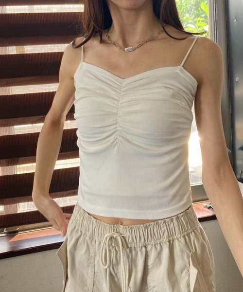 Loco Ocean(ロコオーシャン)の「シャーリング 美デコルテ クロップド丈 キャミソール 夏服(キャミソール・レディース・ブラック/ホワイト/ブルー・FREE)」の4枚目の写真