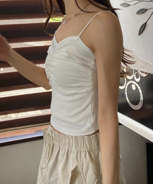 Loco Ocean(ロコオーシャン)の「シャーリング 美デコルテ クロップド丈 キャミソール 夏服(キャミソール・レディース・ブラック/ホワイト/ブルー・FREE)」の13枚目の写真