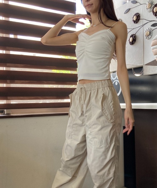 Loco Ocean(ロコオーシャン)の「シャーリング 美デコルテ クロップド丈 キャミソール 夏服(キャミソール・レディース・ブラック/ホワイト/ブルー・FREE)」の15枚目の写真