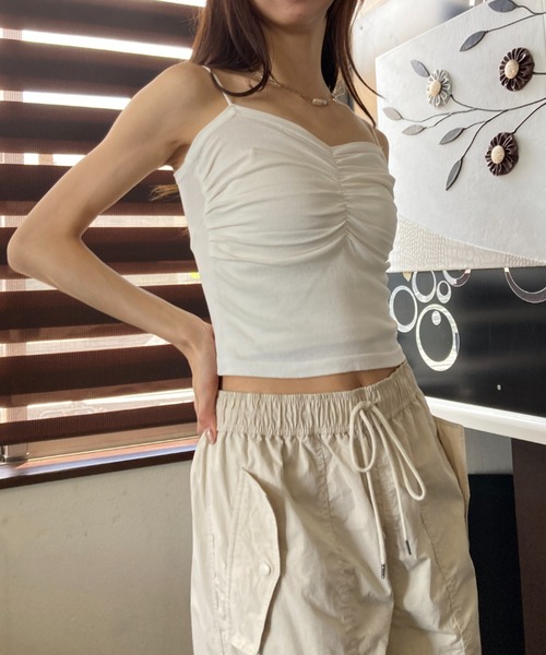 Loco Ocean(ロコオーシャン)の「シャーリング 美デコルテ クロップド丈 キャミソール 夏服(キャミソール・レディース・ブラック/ホワイト/ブルー・FREE)」の7枚目の写真