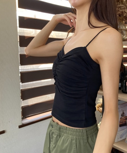 Loco Ocean(ロコオーシャン)の「シャーリング 美デコルテ クロップド丈 キャミソール 夏服(キャミソール・レディース・ブラック/ホワイト/ブルー・FREE)」の21枚目の写真
