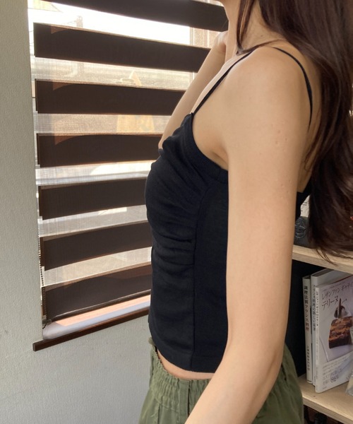 Loco Ocean(ロコオーシャン)の「シャーリング 美デコルテ クロップド丈 キャミソール 夏服(キャミソール・レディース・ブラック/ホワイト/ブルー・FREE)」の22枚目の写真