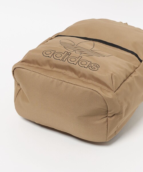 adidas Originals(アディダスオリジナルス)の「<adidas Originals>アディカラー バックパック(20.25 L)/ キッズ(トートバッグ・キッズ・ブラック/ベージュ・FREE)」の7枚目の写真