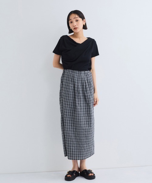 VICKY（ビッキー）の「アシンメトリードレープカットソー≪手洗い可能≫（Tシャツ/カットソー・レディース・ブラック/ライトグレー/オフホワイト・M）」の4枚目の写真
