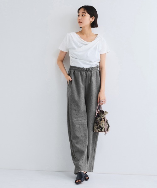 VICKY（ビッキー）の「アシンメトリードレープカットソー≪手洗い可能≫（Tシャツ/カットソー・レディース・ブラック/ライトグレー/オフホワイト・M）」の9枚目の写真