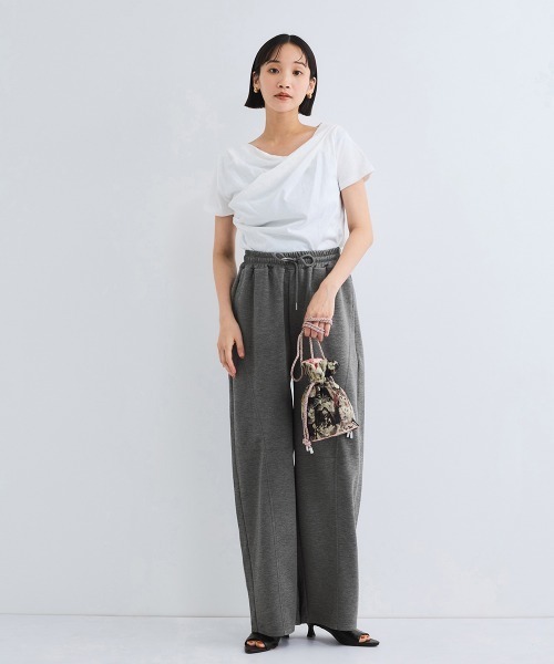 VICKY（ビッキー）の「アシンメトリードレープカットソー≪手洗い可能≫（Tシャツ/カットソー・レディース・ブラック/ライトグレー/オフホワイト・M）」の10枚目の写真