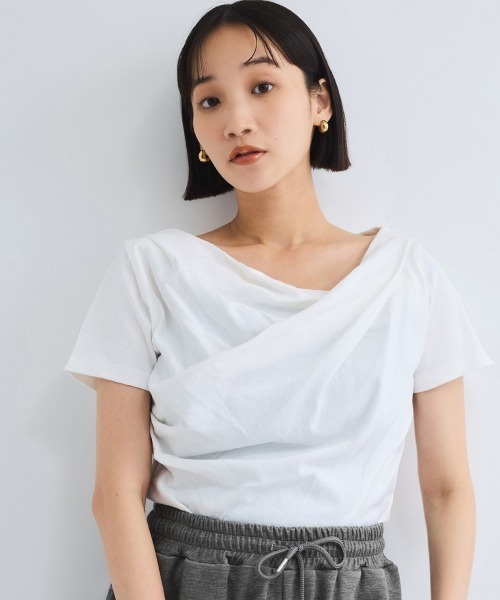 VICKY（ビッキー）の「アシンメトリードレープカットソー≪手洗い可能≫（Tシャツ/カットソー・レディース・ブラック/ライトグレー/オフホワイト・M）」の8枚目の写真
