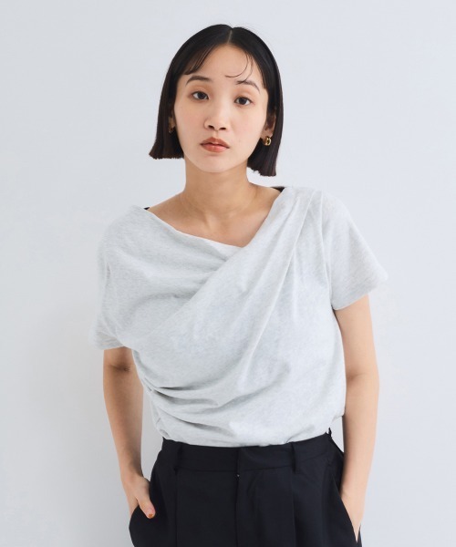 VICKY（ビッキー）の「アシンメトリードレープカットソー≪手洗い可能≫（Tシャツ/カットソー・レディース・ブラック/ライトグレー/オフホワイト・M）」の17枚目の写真