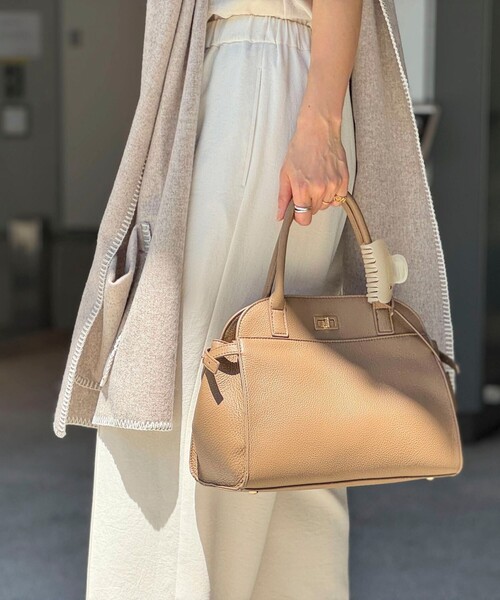 NOLLEY’S Sophi（ノーリーズソフィ）の「ひねり金具付きサイドクロストートバッグ（ショルダーバッグ・レディース・ベージュ/ブラック・FREE）」の3枚目の写真