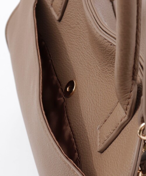 NOLLEY’S Sophi（ノーリーズソフィ）の「ひねり金具付きサイドクロストートバッグ（ショルダーバッグ・レディース・ベージュ/ブラック・FREE）」の14枚目の写真