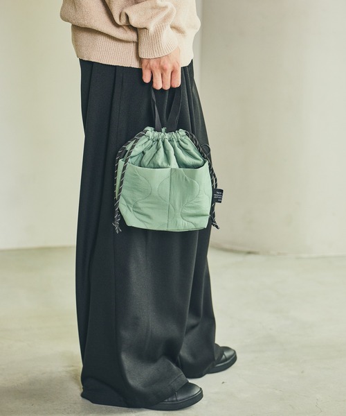 LAKOLE（ラコレ）の「キルト2WA巾着バッグ / 580611（ショルダーバッグ・レディース・グリーン/ブラック/その他1・FREE）」の4枚目の写真