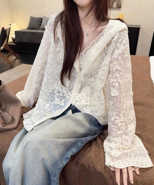 gossip!ロサンゼルス(ゴシップロサンゼルス)の「きゅんとする立体花レース透け感!【冷房対策】パーカー付きシアーレース長袖カーディガン(カーディガン/ボレロ・レディース・オフホワイト・M)」の14枚目の写真