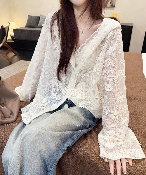 gossip!ロサンゼルス(ゴシップロサンゼルス)の「きゅんとする立体花レース透け感!【冷房対策】パーカー付きシアーレース長袖カーディガン(カーディガン/ボレロ・レディース・オフホワイト・M)」の15枚目の写真