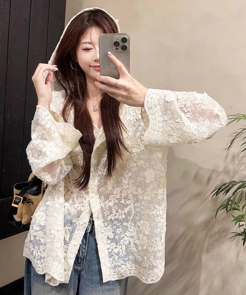 gossip!ロサンゼルス(ゴシップロサンゼルス)の「きゅんとする立体花レース透け感!【冷房対策】パーカー付きシアーレース長袖カーディガン(カーディガン/ボレロ・レディース・オフホワイト・M)」の16枚目の写真