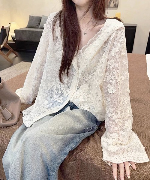 gossip!ロサンゼルス(ゴシップロサンゼルス)の「きゅんとする立体花レース透け感!【冷房対策】パーカー付きシアーレース長袖カーディガン(カーディガン/ボレロ・レディース・オフホワイト・M)」の17枚目の写真