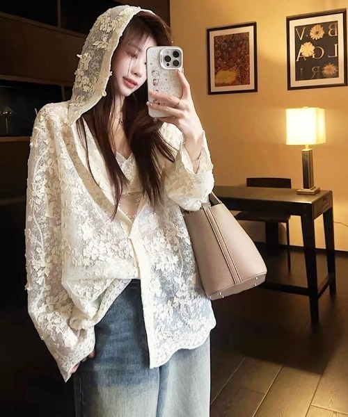 gossip!ロサンゼルス(ゴシップロサンゼルス)の「きゅんとする立体花レース透け感!【冷房対策】パーカー付きシアーレース長袖カーディガン(カーディガン/ボレロ・レディース・オフホワイト・M)」の18枚目の写真