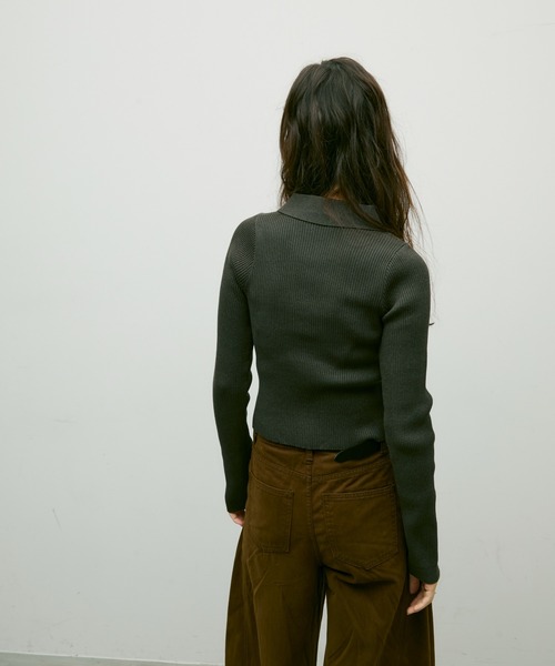 Lutim by u(ルチバイユー)の「Long sleeve polo collar rib tops / ロングスリーブポロ襟リブトップス(ニット/セーター・レディース・チャコールグレー/ブラック/ブラウン・FREE)」の17枚目の写真