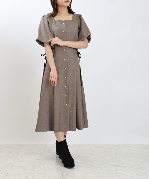 ASTORIA ODIER（アストリアオディール）の「サイドリボンバルーンスリーブワンピース（ワンピース・レディース・ブラック/ブラウン・MEDIUM/LARGE）」の2枚目の写真