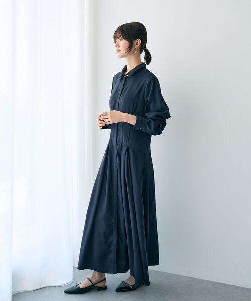 YECCA VECCA（イェッカヴェッカ）の「タックデザインシャツワンピース（シャツワンピース・レディース・ネイビー/キャメル/ボルドー・FREE）」の21枚目の写真