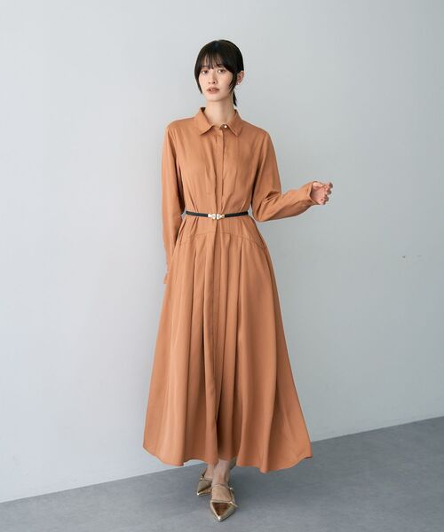 YECCA VECCA（イェッカヴェッカ）の「タックデザインシャツワンピース（シャツワンピース・レディース・ネイビー/キャメル/ボルドー・FREE）」の5枚目の写真